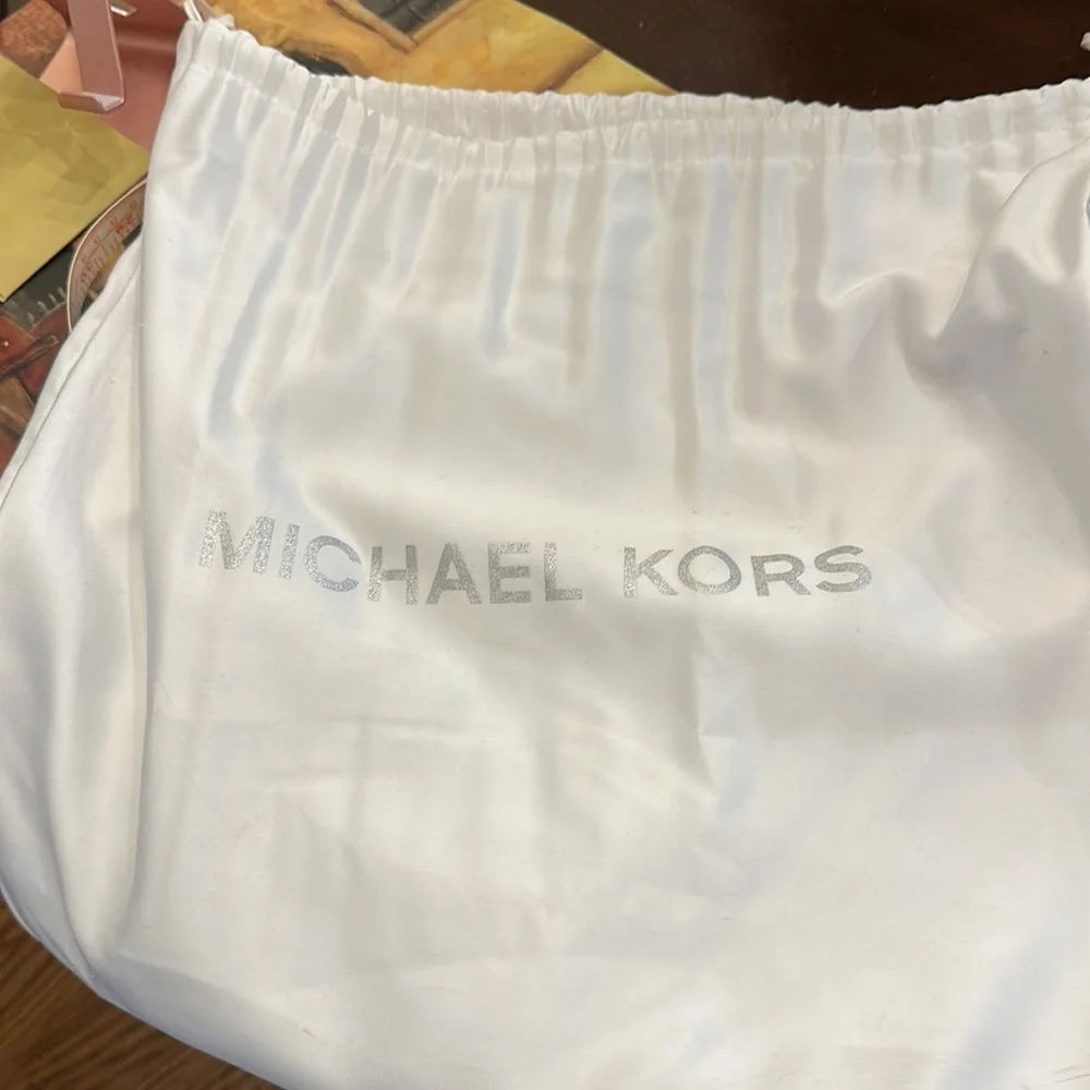 Michael Kors Black Leather Blakely bag NWOT - Picture 9 of 11